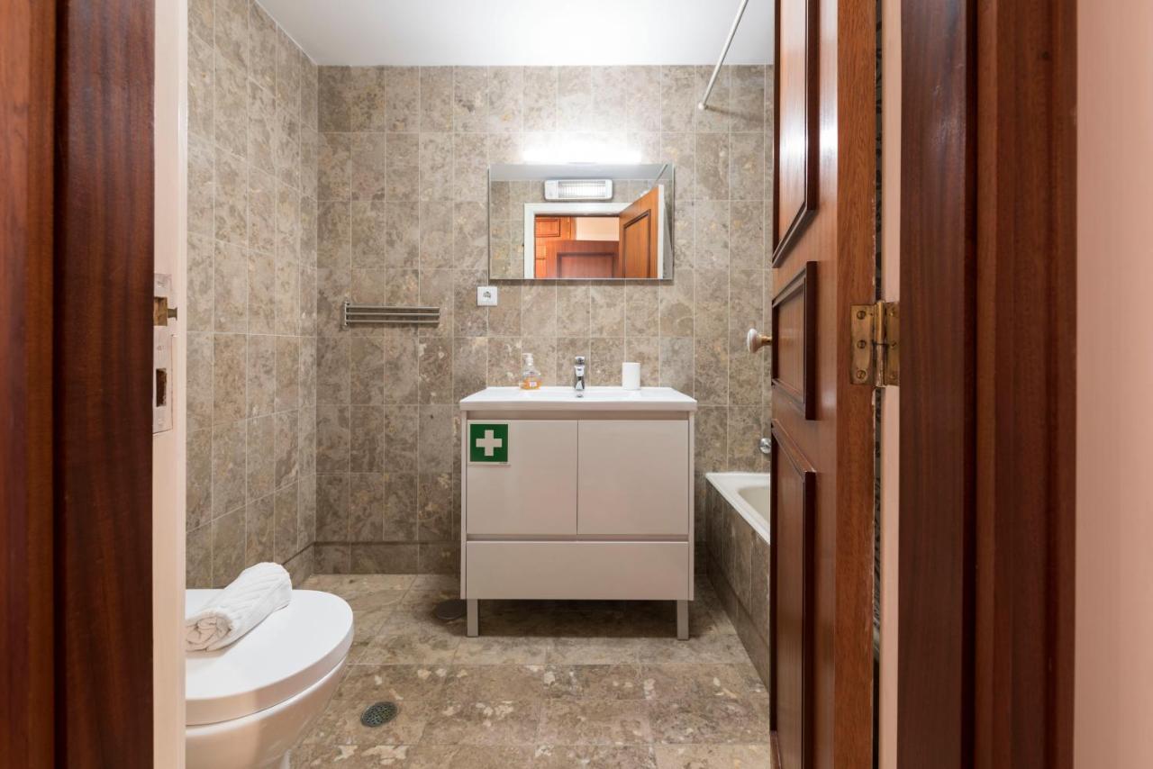 Lovelystay - Charming 3Br Flat W/ Free Parking In Devesas Vila Nova de Gaia Esterno foto