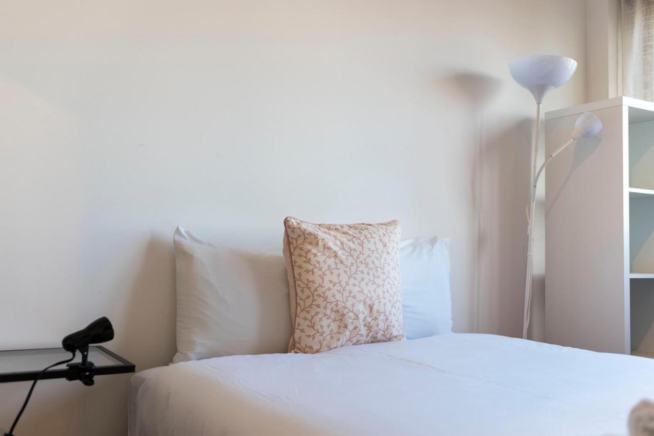 Lovelystay - Charming 3Br Flat W/ Free Parking In Devesas Vila Nova de Gaia Esterno foto