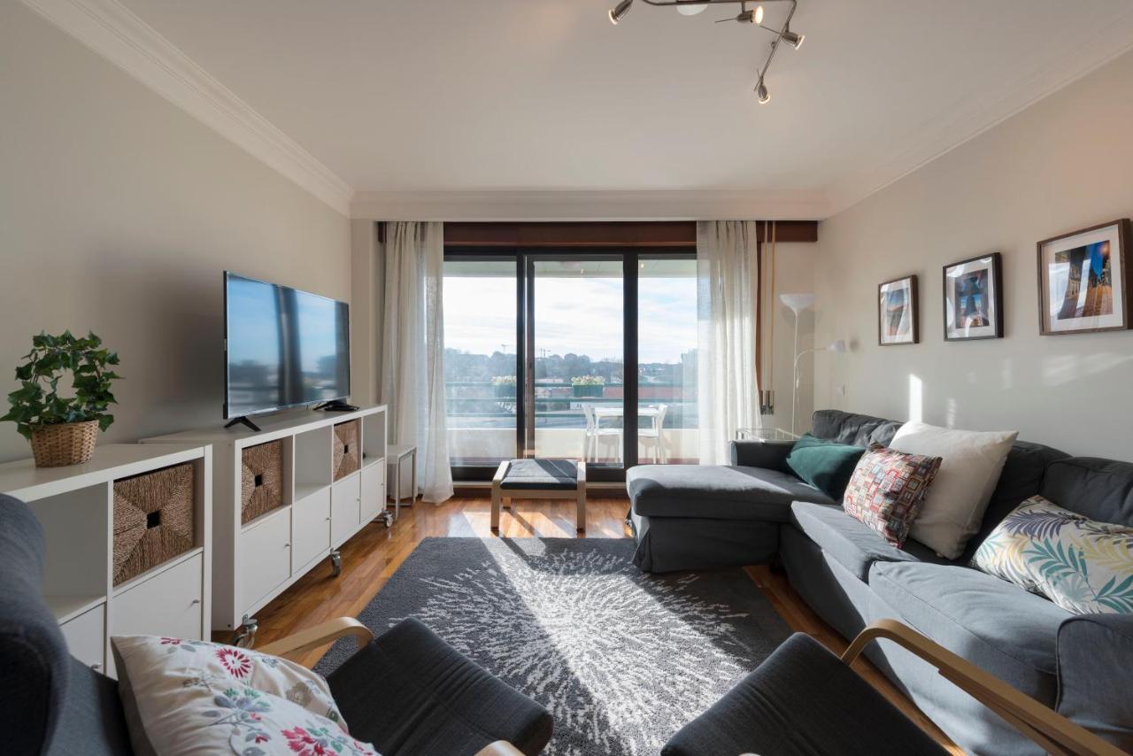 Lovelystay - Charming 3Br Flat W/ Free Parking In Devesas Vila Nova de Gaia Esterno foto