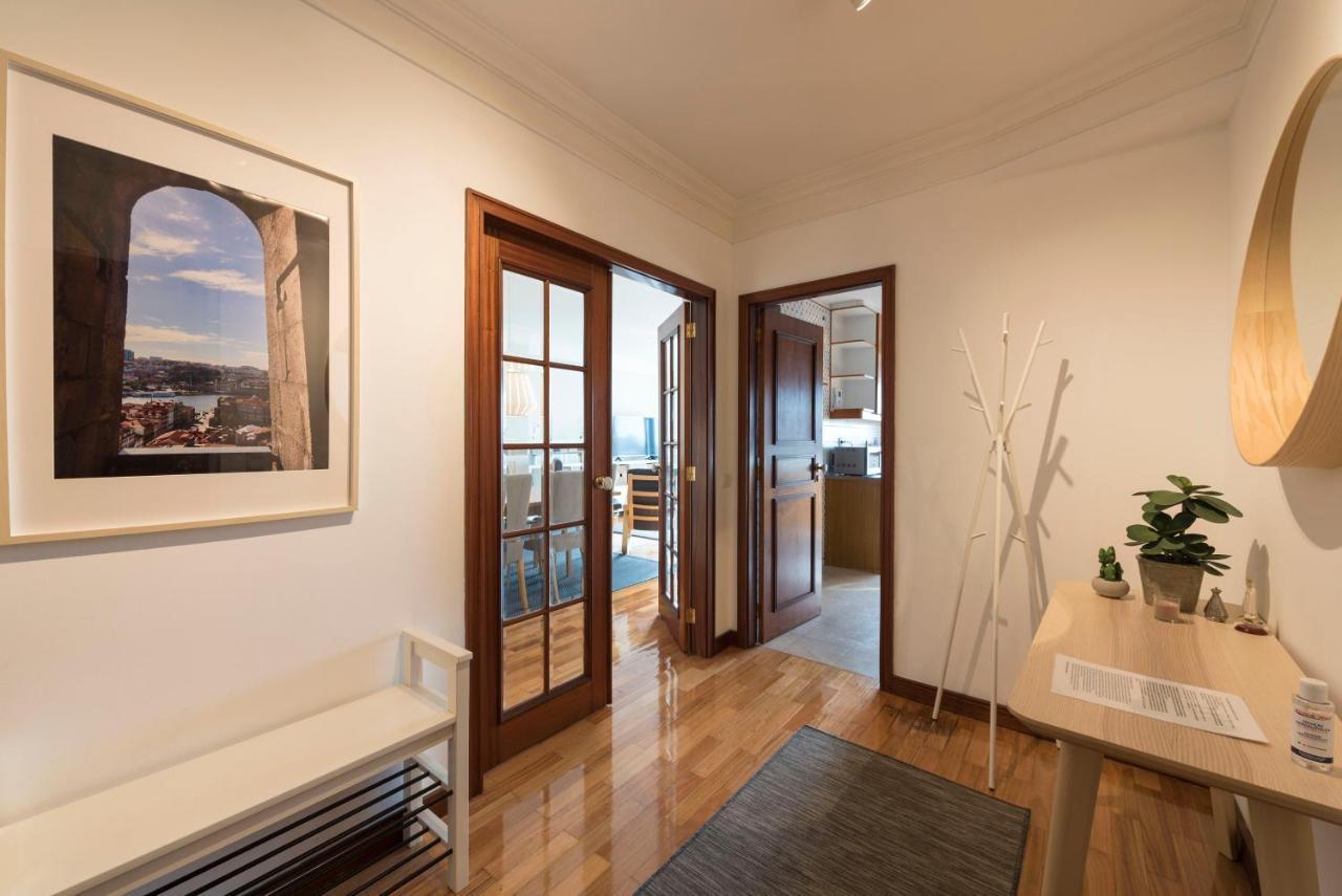 Lovelystay - Charming 3Br Flat W/ Free Parking In Devesas Vila Nova de Gaia Esterno foto